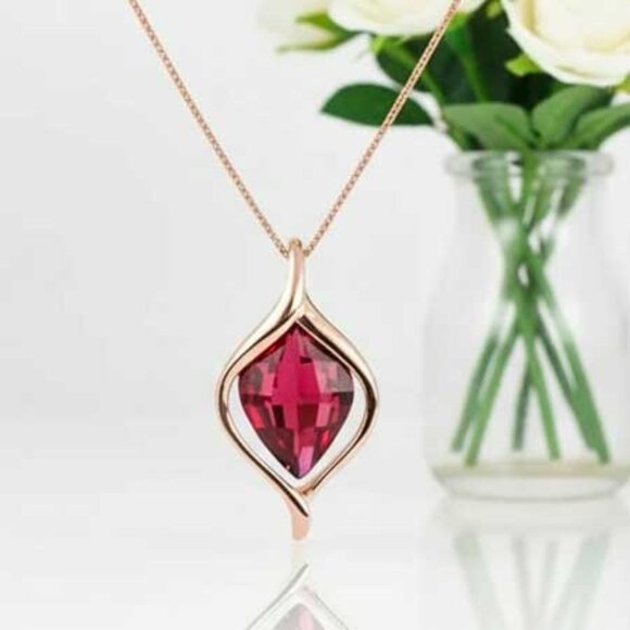 2/$40 Ladies Exclusive Red Crystal Necklace - Picture 1 of 12